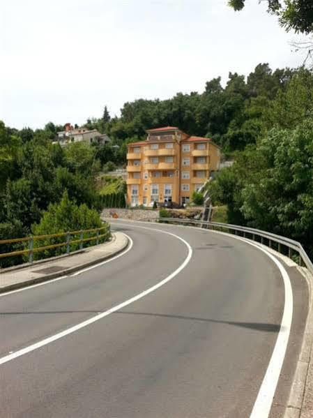 Apartments Villa Marta Opatija Luaran gambar